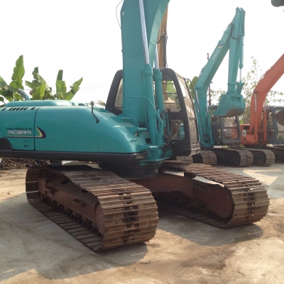 ขายด่วน KOBELCO SK200-3  นำเข้าจากญี่ปุ่น สวย สภาพดี เพิ่งจะหลุดมัดจำ ใครสนใจติดต่อได้ค่ะ