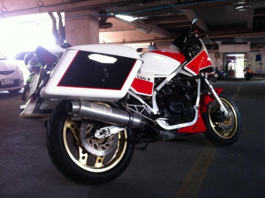 ขออนุญาติขาย HONDA VF750F TOURING RETRO สภาพสวย ทะเบียนแท้โอนให้ฟรี