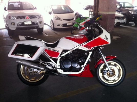 ขออนุญาติขาย HONDA VF750F TOURING RETRO สภาพสวย ทะเบียนแท้โอนให้ฟรี