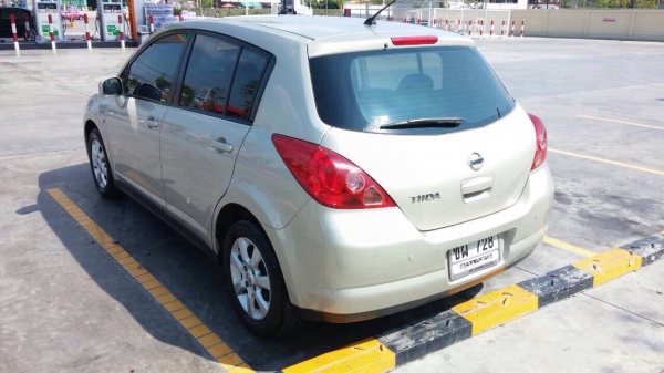 รถ Nissan Tiida นิสสัน ทีด้า 2007