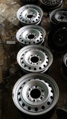 กะทะ 6 รู ขอบ 15 ชุดล่ะ 2300