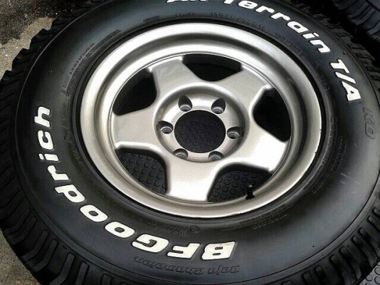 ขายล้อBradleyขอบ16พร้อมยางBF All 265/75/16สภาพสวย