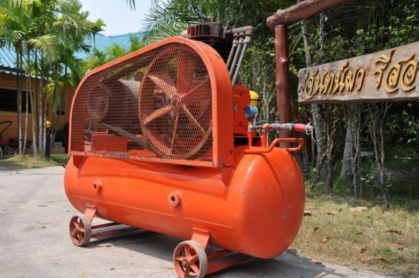 ขายปั้มลม  MEJI สวยเดิมจากญี่ปุ่นยังไม่เคยใช้งานในไทย 28,000เท่านั้น!!