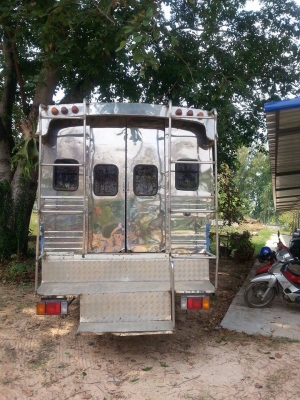 ขายรถรับส่งนักเรียน 6 ล้อ ELF กระจกไฟฟ้า มีเอร์ แคสชีสวยไม่ผุ100เปอร์เซน เครื่องดีแน่น มีเล่มพร้อมโอน