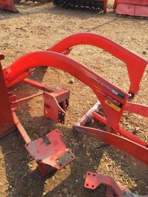 ขายดันหน้าคานบนของคูโบต้าสภาพเดิมๆสวยๆใช้งาน1xx ติดกับรถคูโบต้าL3608 ขายดันหน้าคานบนของคูโบต้าสภาพเดิมๆสวยๆใช้งาน1xx ติดกับรถคูโบต้าL3608