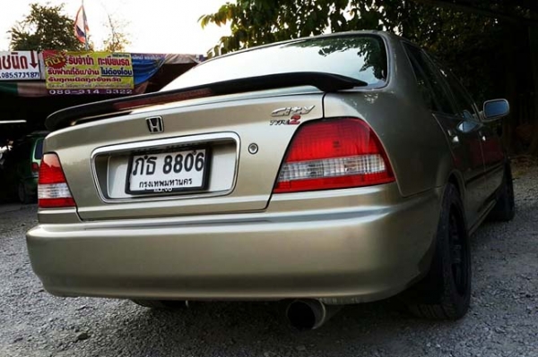 Honda city type z ปี 2000 เครื่อง d15b เกียร์ออโต้ ไม่ติดแก๊ส แต่งสวย ซิ่งๆ