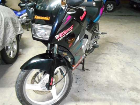 มอเตอร์ไซด์ Kawasaki สภาพสวย เดิมๆ มอเตอร์ไซด์ Kawasaki สภาพสวย เดิมๆ