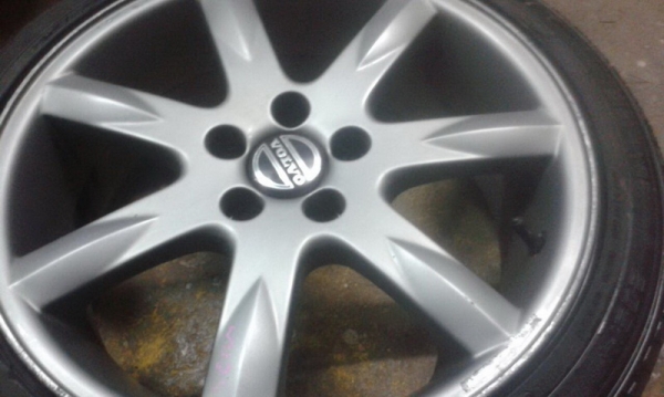 ขายล้อซิ่งVOLVOแท้รุ่นVOLANSก้านดาบ7ก้านขอบ17กว้าง7ET43