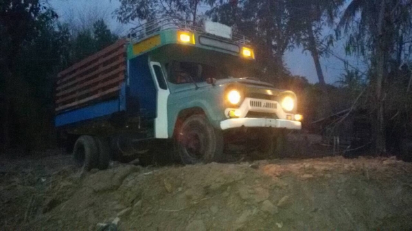 ขาย ((79,000บาท)) 6ล้อ รุ่นเก่า ทนทานแข็งแรง สภาพดีพร้อมใช้งาน