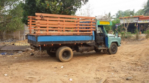 ขาย ((79,000บาท)) 6ล้อ รุ่นเก่า ทนทานแข็งแรง สภาพดีพร้อมใช้งาน