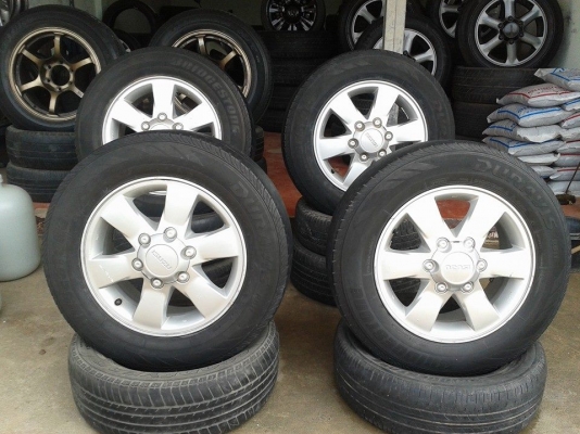 ดีแม็กขอบ16สวยๆเดิม รัดยาง215/65/16คับ ดีแม็กขอบ16สวยๆเดิม รัดยาง215/65/16คับ