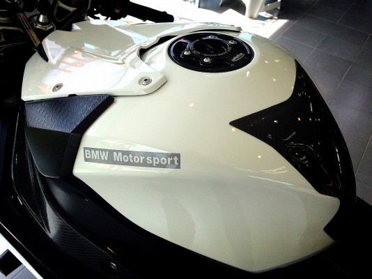 ขายBMW S1000RR Tri color ปี2011 รถออก0บาเซโรน่า
