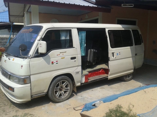 รถตู้สวยครับ พร้อมใช้งานเอกสาพร้อมภายในสวยติดแก็สNGV 2ถัง