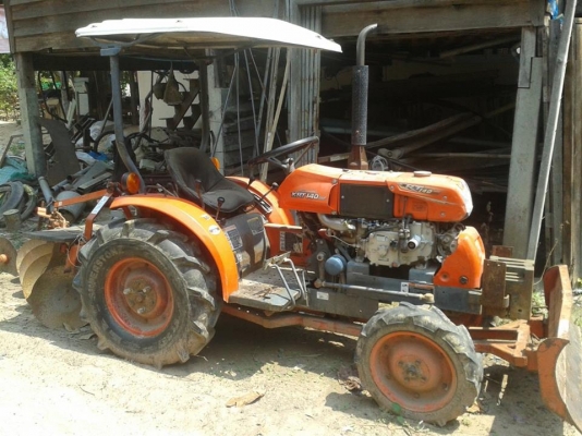 รถไถ่KRT14แรง มีเล่มทะบียนพร้อม สวยพร้อมใช้อุปกรณ์ มีล้อเหล้ก