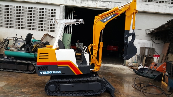 ขาย รถขุด YANMAR  รุ่น YB201UZ แทร็กเหล็ก สลัก-บูทแน่น  มือสองญี่ปุ่น ราคา  200,000 บาท สนใจ ติดต่อ มือถือ/LINE ID:0818753444