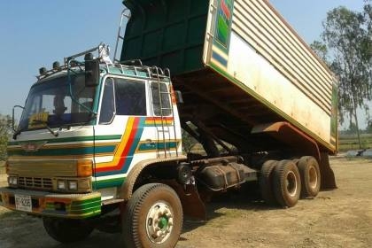 ขายดั้มHINO FM226 เครื่องEM100 พ.เพาเวอร์ เบรกทิฟฟี่ เครื่องดี แคชซีสวย พ.เพาเวอร์ เบรกทิฟฟี่ ภายในสวย สภาพพร้อมใช้งาน เอกสารพร้อมโอน สนใจโทร 090-8588220คุณนะ ID:narong498 หรือ www.truck.in.th/498 หรือfb:ณรงค์ ซื้อขายรถมือสอง(เว็บไซต์ส่วนตัว)