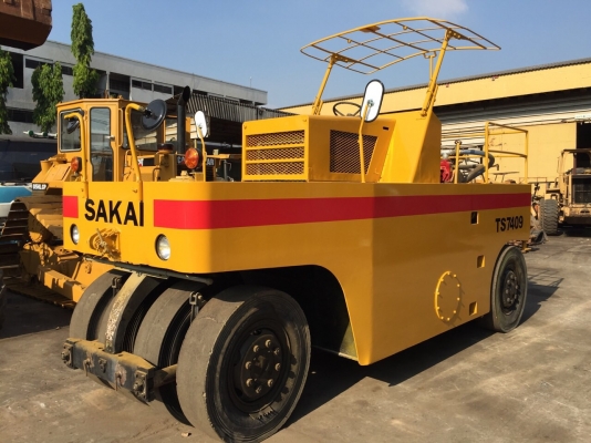 ต้องการขายรถบดล้อยาง9ล้อ SAKAI TS7409 พร้อมใช้ เอกสารใบแจ้งจำหน่าย