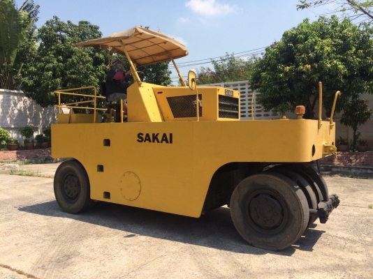 ต้องการขายรถบดล้อยาง9ล้อ SAKAI TS7409 พร้อมใช้ เอกสารใบแจ้งจำหน่าย