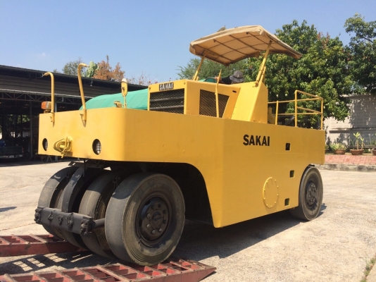 ต้องการขายรถบดล้อยาง9ล้อ SAKAI TS7409 พร้อมใช้ เอกสารใบแจ้งจำหน่าย