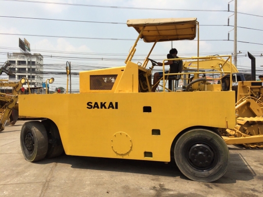ต้องการขายรถบดล้อยาง9ล้อ SAKAI TS7409 พร้อมใช้ เอกสารใบแจ้งจำหน่าย