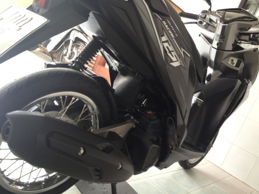 Click125i รุ่นracing Combibrake วิ่ง4000 ปี56 (ของแถม 4 รายการ) Click125i รุ่นracing Combibrake วิ่ง4000 ปี56 (ของแถม 4 รายการ)