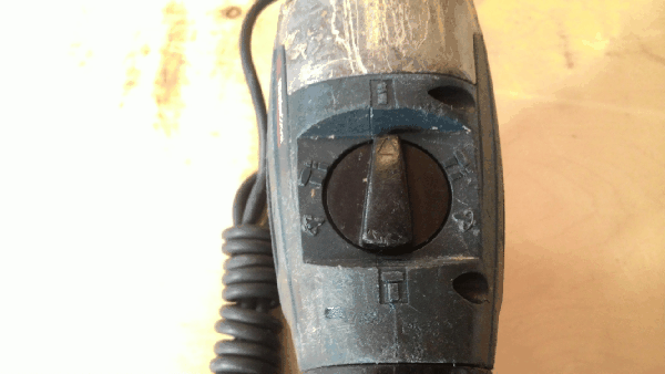 ขายสว่านโรตารี่สะกัดคอนกรีด BOSCH GBH4-32DFR.900W. Made in Germany.