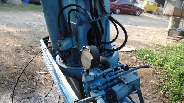 ลดพิเศษเหลือ 95000 เครน UNIC V-TURBO 2.5ตัน รุ่นใหม่6เหลี่ยม ท้องวี หลังวี 3ปลอก2ชัก เก่านอก อุปกรณ์ครบ สภาพสวย ราคาถูก