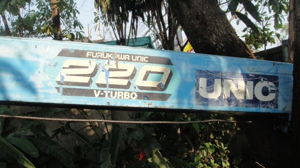 ลดพิเศษเหลือ 95000 เครน UNIC V-TURBO 2.5ตัน รุ่นใหม่6เหลี่ยม ท้องวี หลังวี 3ปลอก2ชัก เก่านอก อุปกรณ์ครบ สภาพสวย ราคาถูก