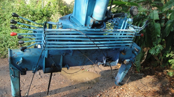 ลดพิเศษเหลือ 95000 เครน UNIC V-TURBO 2.5ตัน รุ่นใหม่6เหลี่ยม ท้องวี หลังวี 3ปลอก2ชัก เก่านอก อุปกรณ์ครบ สภาพสวย ราคาถูก