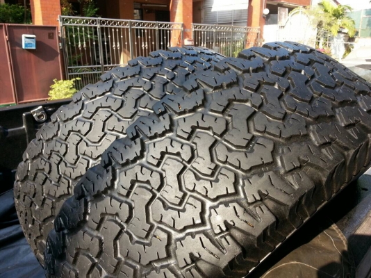 ยาง  BF 265 75 16  ปี 10