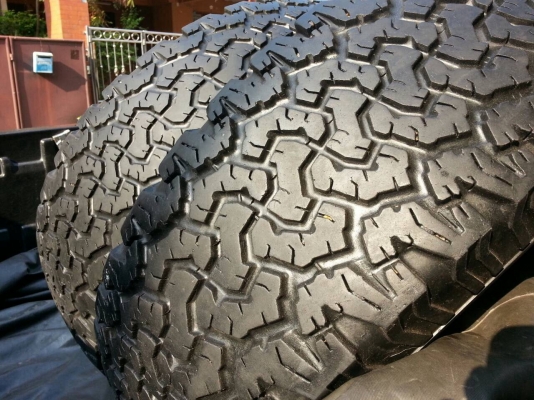 ยาง  BF 265 75 16  ปี 10