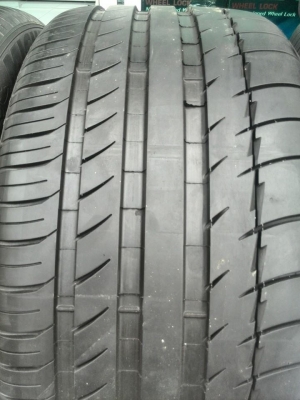 ขายยาง MICHELIN PS2 255-40-17 ปี12 ดอกหนา90\%+ เนื้อนิ่ม ไร้ตำหนิ ไม่มีปะ คู่ละ 4,900 บาท