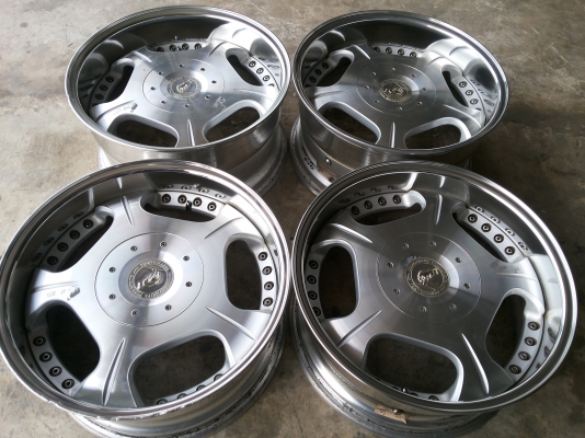 ล้อม้าทอง18