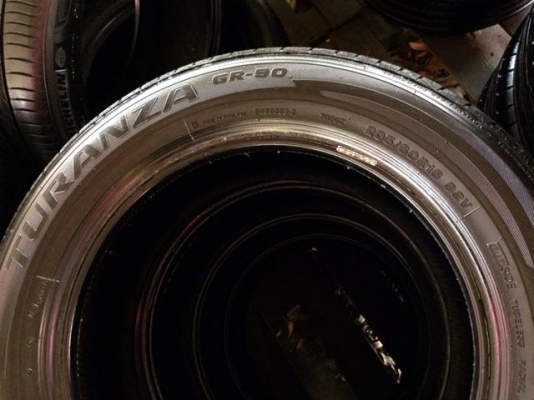 - ขายยาง 205 60 16 4000.- - ขายยาง 205 60 16 4000.-