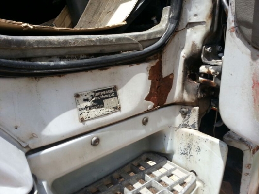 รถฮีโน่ 10 ล้อดั้ม FL1J  210 แรงม้า. ปี 42  ( ขายหัว / คัชซี. )  สนใจติดต่อ  081 - 6079515