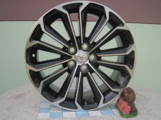 ขายล้อแม็กป้ายแดง altis 17" สนใจติดต่อเล็กคลองสามครับ 081-3747940