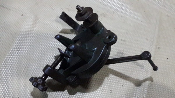 เครื่องเจียมอหมุน ไม่ต้องง้อไฟฟ้า ครับ