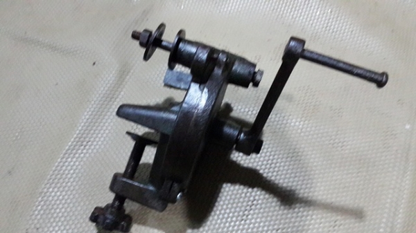 เครื่องเจียมอหมุน ไม่ต้องง้อไฟฟ้า ครับ