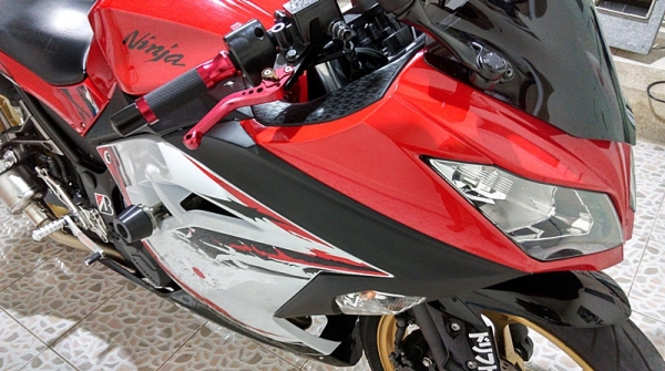 ขาย Kawazaki Ninja 250 ปี 2013 พร้อมของแต่งครับ