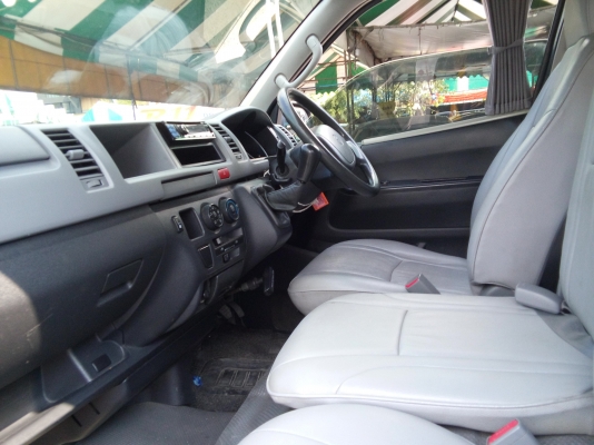 ขายรถตู้ ดีเชลล์  ปี 2009 TOYOTA COMMUTER ราคา 719,000 บาท สวยระดับเทพ  โทรเลย  0922726669  ตันหยงค่ะ