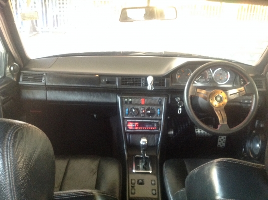 ขายBENZ E220พร้อมเลขทะเบียนสวย ษณ-8181เครื่อง2Jz VVti เกียAuto เบาะปรับไฟฟ้า รถสวยมาก