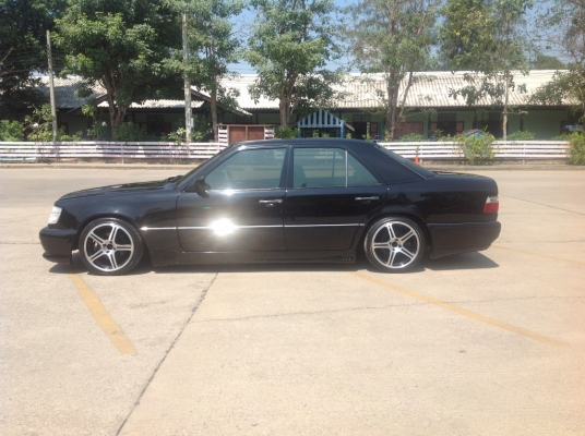 ขายBENZ E220พร้อมเลขทะเบียนสวย ษณ-8181เครื่อง2Jz VVti เกียAuto เบาะปรับไฟฟ้า รถสวยมาก