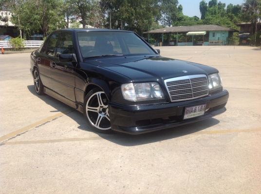 ขายBENZ E220พร้อมเลขทะเบียนสวย ษณ-8181เครื่อง2Jz VVti เกียAuto เบาะปรับไฟฟ้า รถสวยมาก