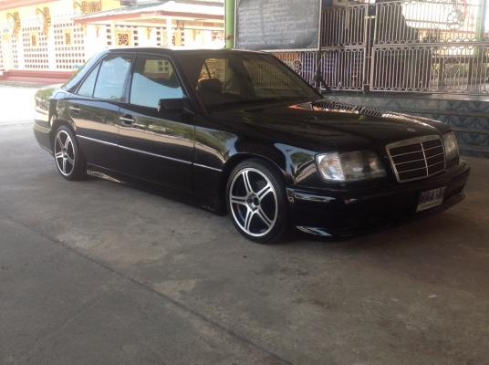 ขายBENZ E220พร้อมเลขทะเบียนสวย ษณ-8181เครื่อง2Jz VVti เกียAuto เบาะปรับไฟฟ้า รถสวยมาก