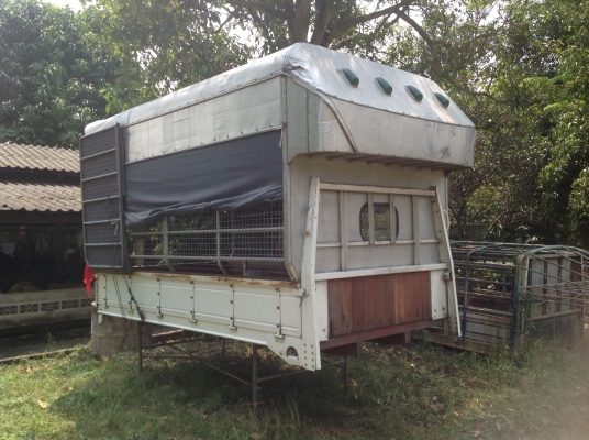 ขาย กระบะ 4 ล้อ