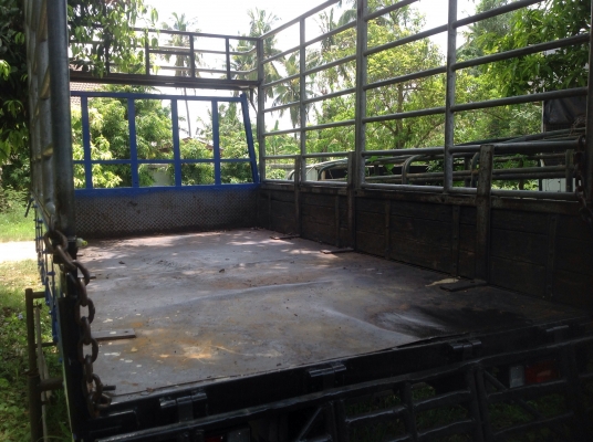 ขาย กระบะ 4 ล้อ