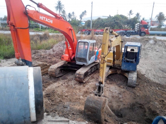 ขายด่วน!!!! Hitachi EX200-2 เก่านอก พร้อมใช้งานเจ้าของขายเอง เอกสารพร้อมคะ