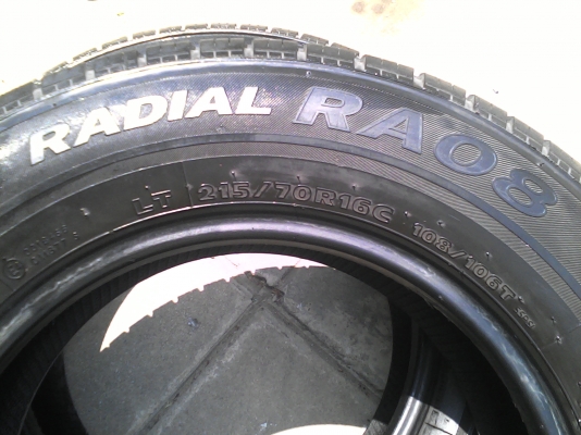 215/70R16 HANKOOK RADIAL RA08 ปี2012 มี 2 เส้น สวยดอกยางหนา ไม่มีปะ TEL.081-427-3941 215/70R16 HANKOOK RADIAL RA08 ปี2012 มี 2 เส้น สวยดอกยางหนา ไม่มีปะ TEL.081-427-3941