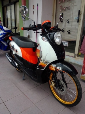 Yamaha Fino เครื่องเดิมสนิท ลงล้ออย่างเดียว พร้อมใช้งาน สี ดำ-ส้ม-ขาว