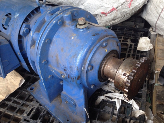 ขายมอเตอร์เกียร์ Sumitomo Cycro drive ขนาด 20HP. 380V มีเบรคในตัว อัตราทด 1:71 สภาพสวย วิ่งนิ่ม พร้อมใช้งาน ขายมอเตอร์เกียร์ Sumitomo Cycro drive ขนาด 20HP. 380V มีเบรคในตัว อัตราทด 1:71 สภาพสวย วิ่งนิ่ม พร้อมใช้งาน